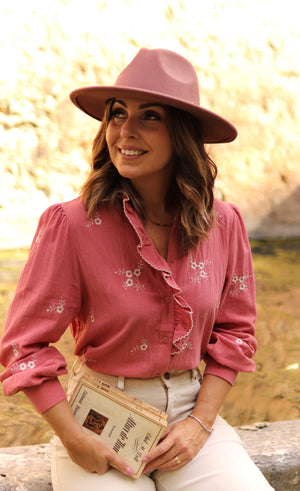 Camisa com bordados