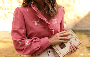 Camisa com bordados