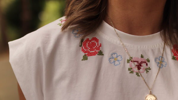 T-shirt “Flor Bordada”