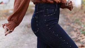 Calças de ganga com tachas