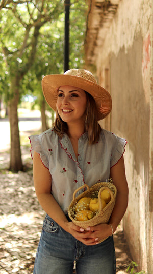 Blusa “Cherry Breeze”