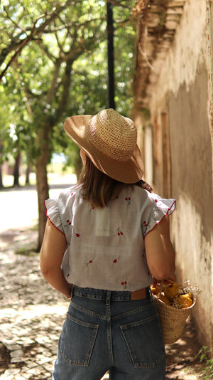 Blusa “Cherry Breeze”