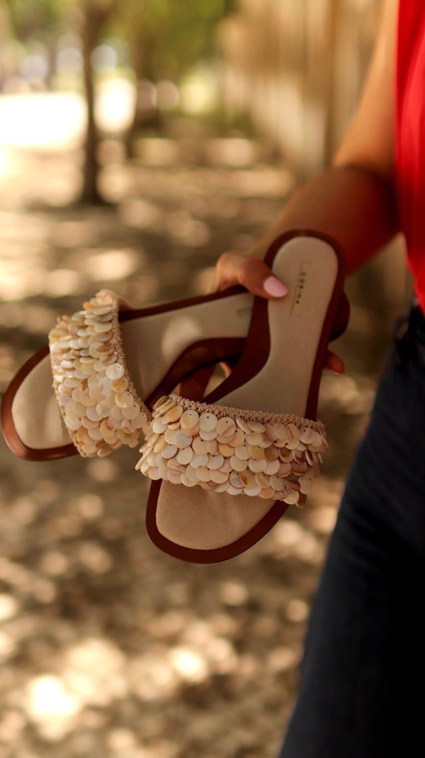 Chinelos “Maré de Conchas”
