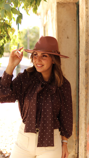 Camiseiro com laçada